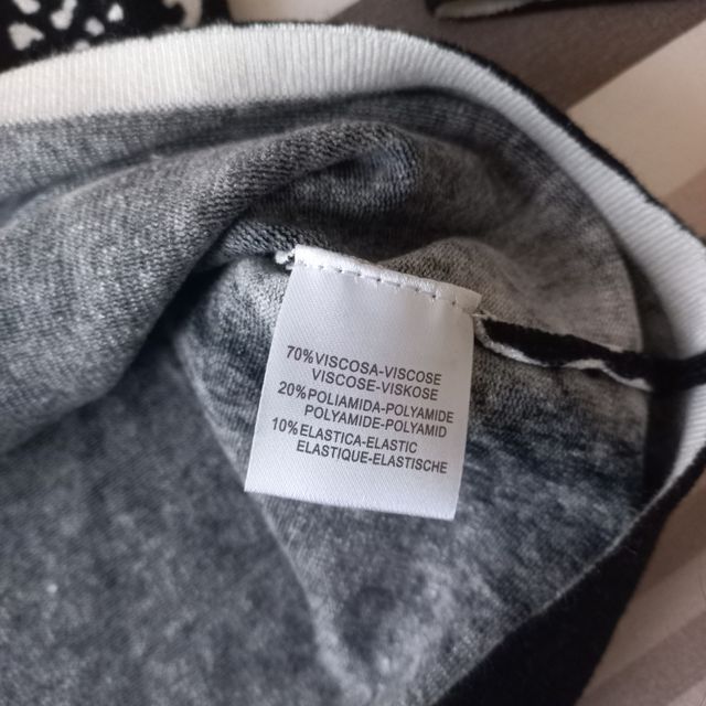 Maglia nuova con cartellino