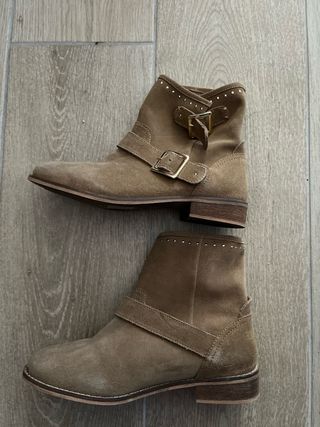 Botines de PIEL color Camel. SIN USAR.