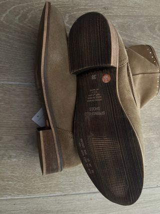 Botines de PIEL color Camel. SIN USAR.