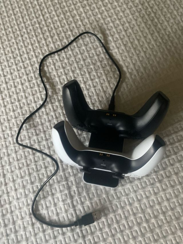 Caricabatterie per controller PS5