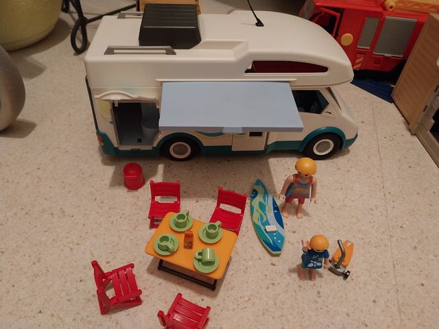 Caravana playmobil...