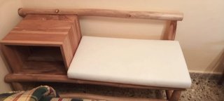Banco madera entrada hall o pie cama. Perchero