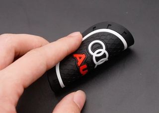 Almohadilla silicona con logo Audi antideslizante.