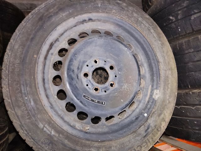 Llanta 16  con neumático mercedes