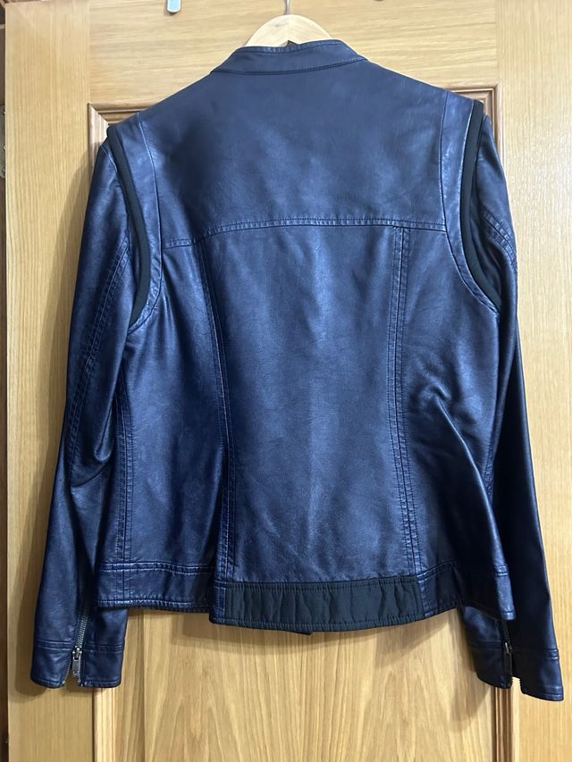 Cazadora chica U ( Adolfo Dominguez )