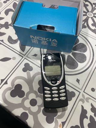 Nokia 8210