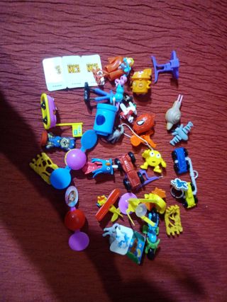 KINDER SORPRESA FIGURAS