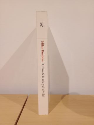 "El libro de la risa y el olvido" - Milan Kundera