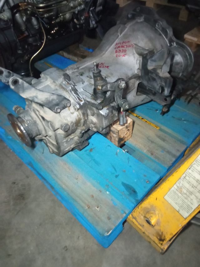 Caja cambio Nissan atleon 2006