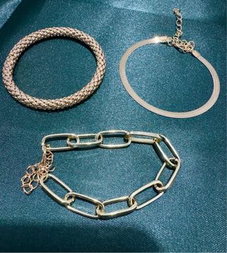 3 pulseras doradas muy femeninas