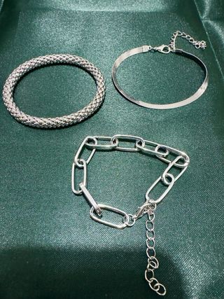 3 pulseras doradas muy femeninas