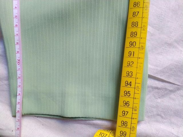 Pantaloni dritti verde pastello