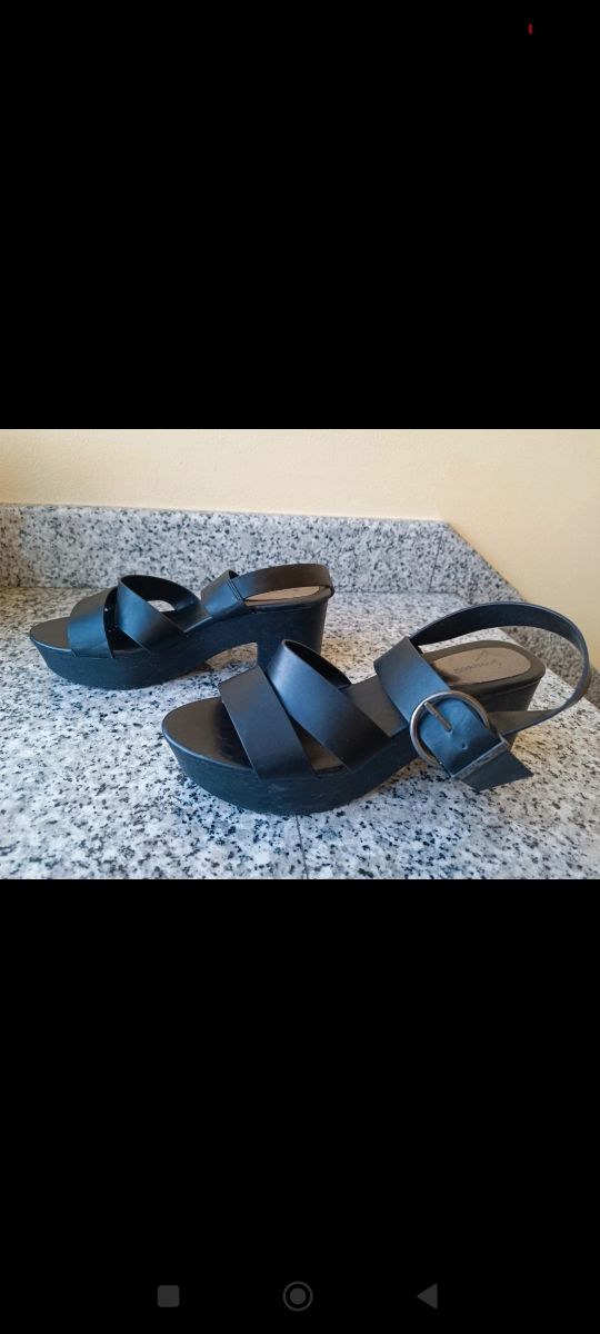 Sandalias plataforma Stradivarius 40