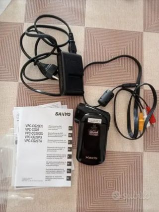 Camera SANYO dual foto e video CG20