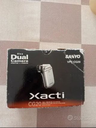 Camera SANYO dual foto e video CG20