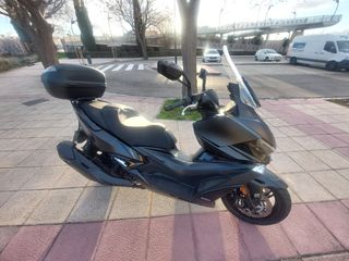 Kymco xciting 400. maxiscooter