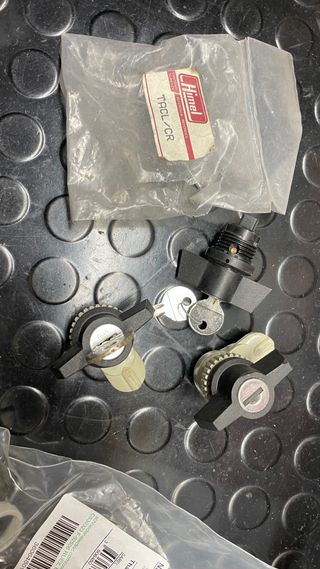 Cerraduras HIMEL para armarios Electricos