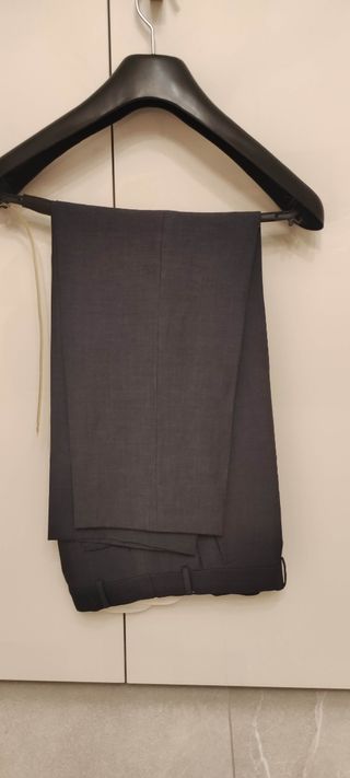Completo formale elegante uomo