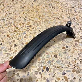 GUARDABARROS DELANTERO