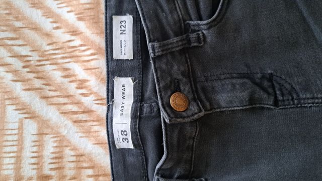 Pantalón negro pitillo