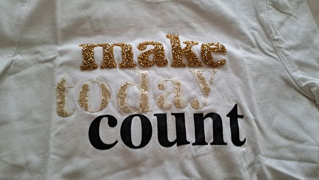 Camiseta blanca texto