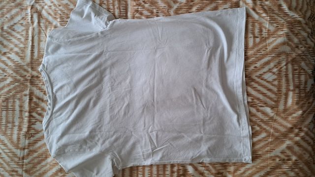 Camiseta blanca texto