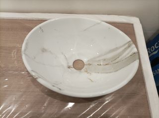 Lavabo sobre encimera efecto marmol