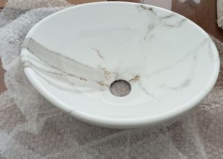 Lavabo sobre encimera efecto marmol