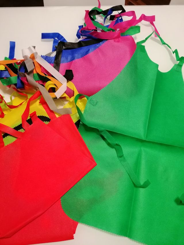 Grembiuli bambini impermeabili colorati