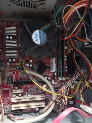 PC Pentium D 805. 2gb ram. HD 40gb