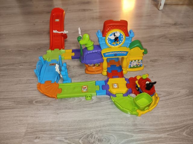 Estación de tren y bomberos Mickey