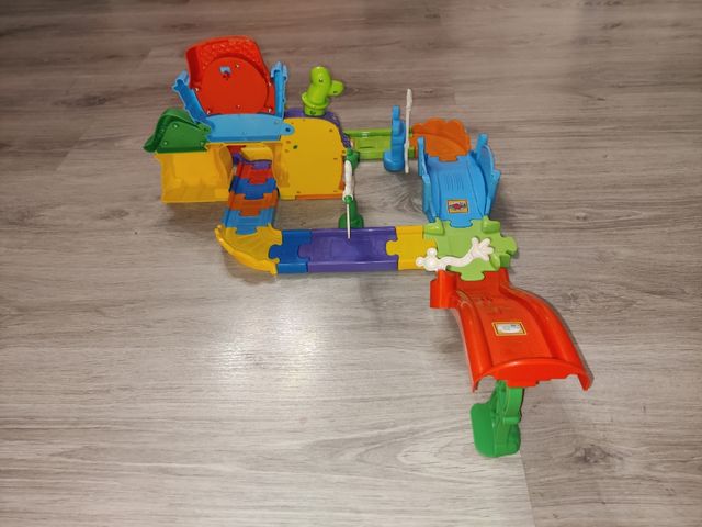 Estación de tren y bomberos Mickey