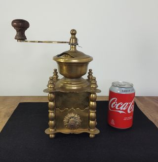 Antigua Molino de Café de Bronce