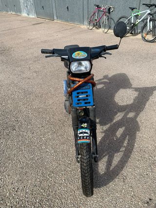 Moto Suzuki Mobilete