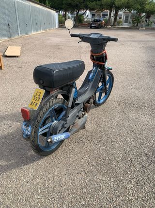 Moto Suzuki Mobilete