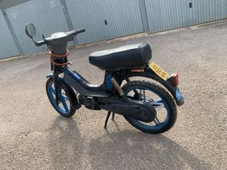 Moto Suzuki Mobilete