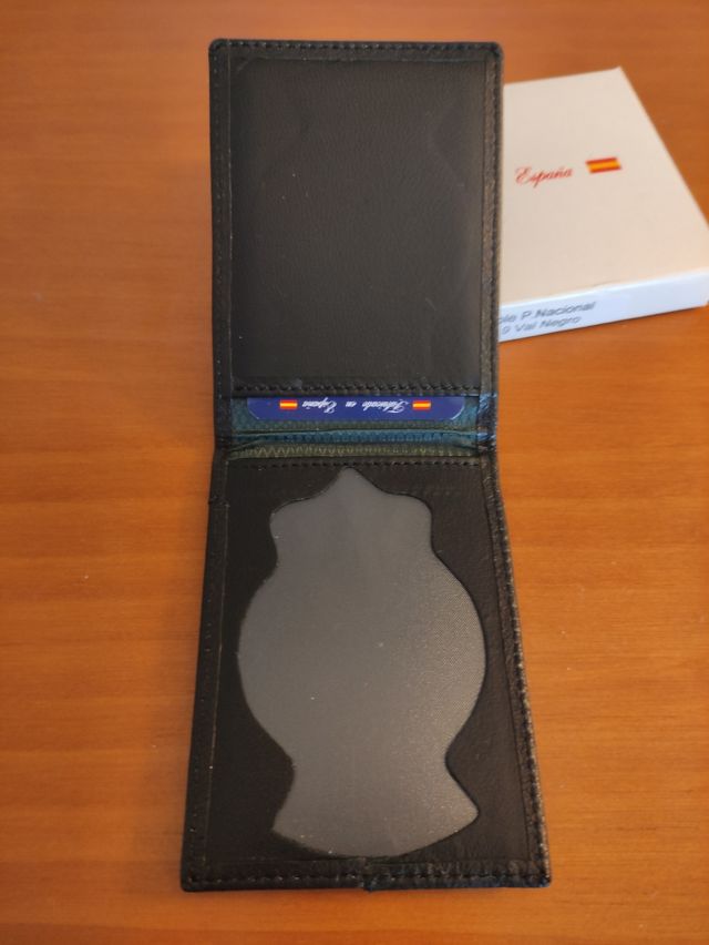 Tarjetero piel placa policía con bandera de España