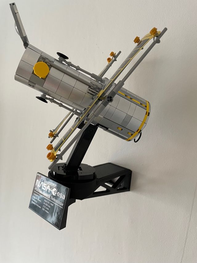 Soporte lego telescopio hubble