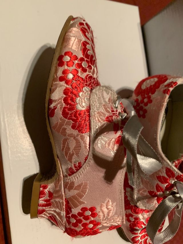 zapato fallera flor rojo