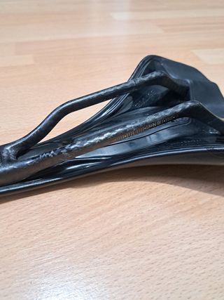 Sillín Astute carbono