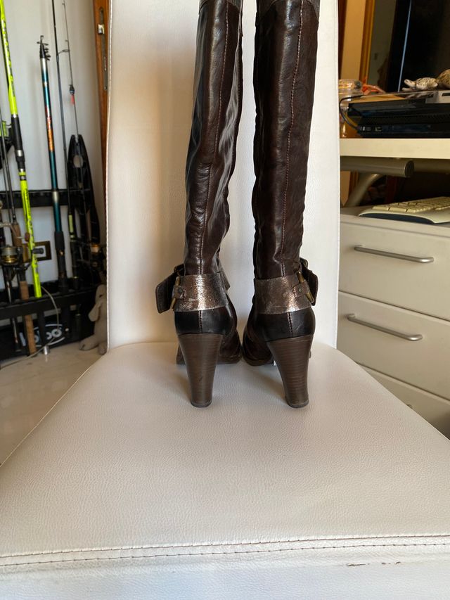 Vic Matie stivali al ginocchio marroni in pelle 35