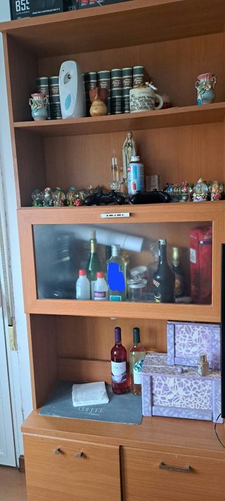 Mueble grande para salón, marrón