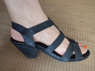  Sandalias Piel 37 Negras y🎁Las Naranja( 2 pares)