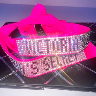 Tanga fucsia Victoria Secret