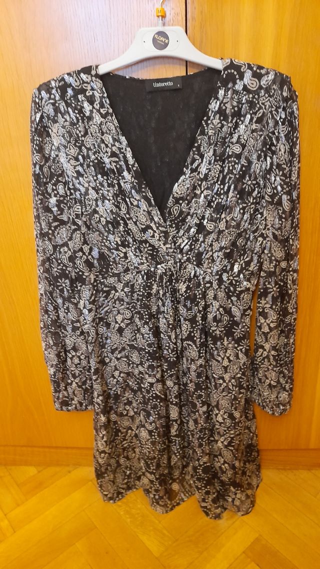 Vestido marca Tintoretto color negro y plata