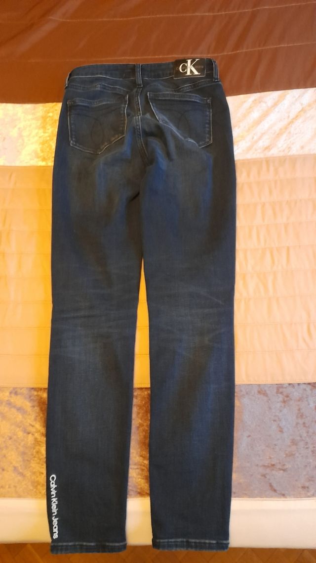 Pantalón marca Calvin klein