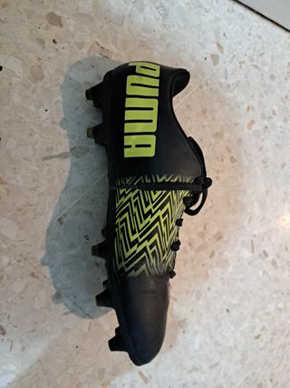 Botas de fútbol con tacos puma