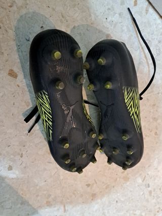 Botas de fútbol con tacos puma