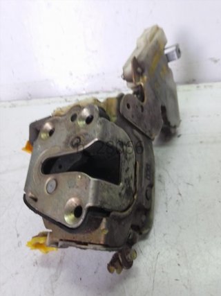 Cerradura puerta delantera derecha Nissan  h_28066