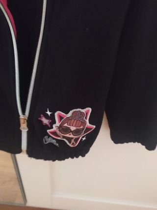 Cazadora 'LOL Surprise'